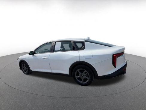 Used 2025 Kia K4 LXS image 10