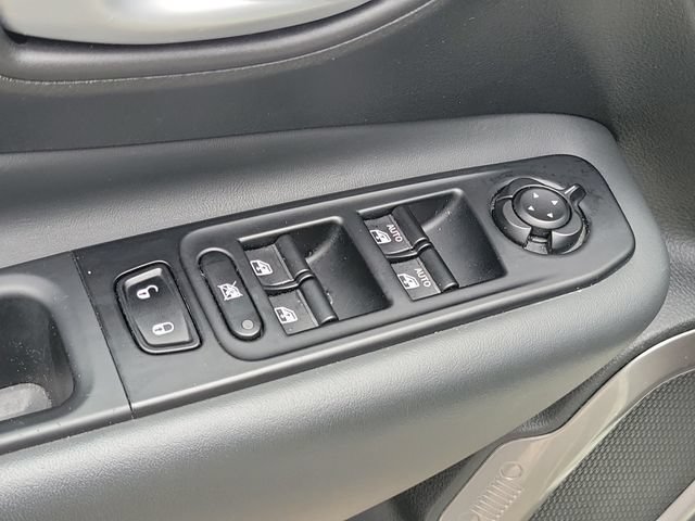 Used 2023 Jeep Renegade Latitude AWD/4WD image 22