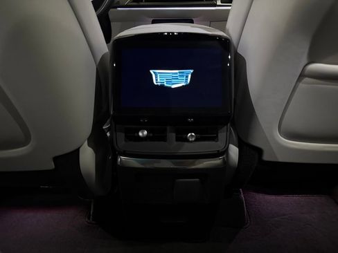 Certified 2026 Cadillac Vistiq Sport AWD/4WD image 21