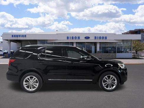 Used 2018 Ford Explorer XLT w/ Equipment Group 202A AWD/4WD image 2
