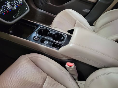 Used 2022 Lincoln Corsair AWD w/ Premium Package image 26