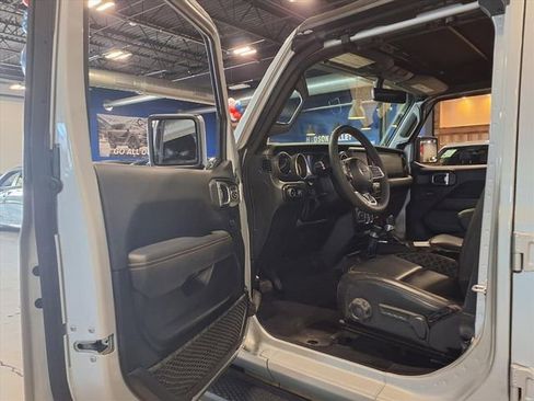 Used 2023 Jeep Wrangler Altitude image 15