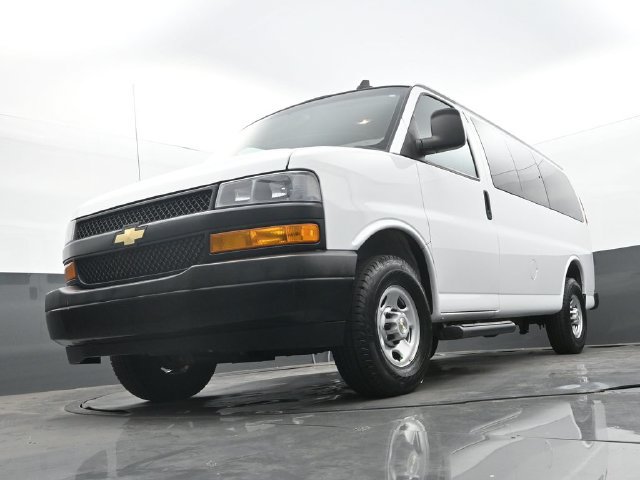 Used 2022 Chevrolet Express 2500 LS w/ Driver Convenience Package RWD image 21