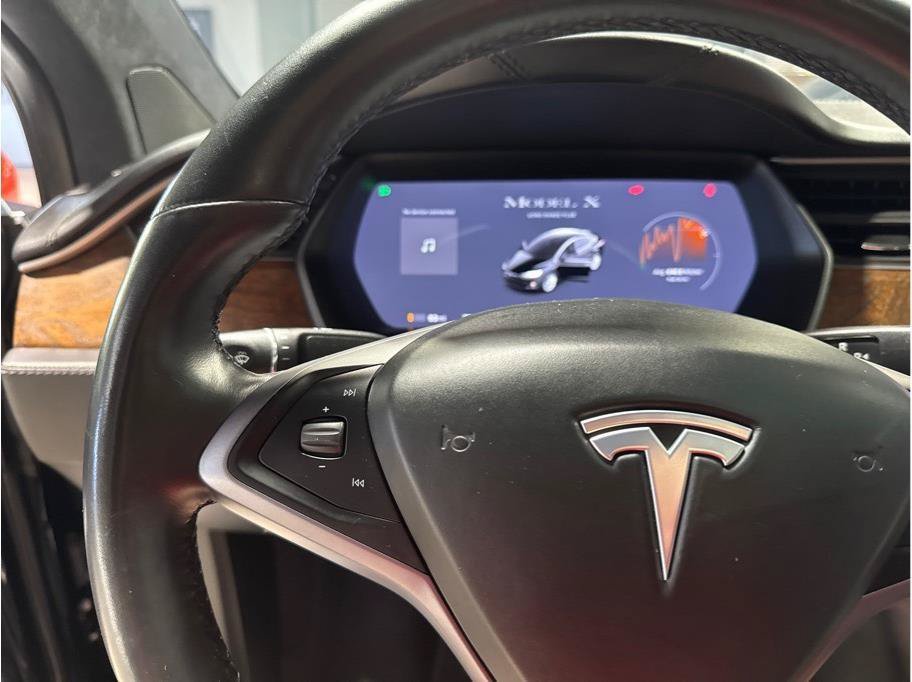 Used 2021 Tesla Model X Long Range AWD/4WD image 16