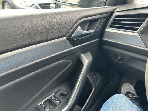 Used 2019 Volkswagen Jetta SE image 17