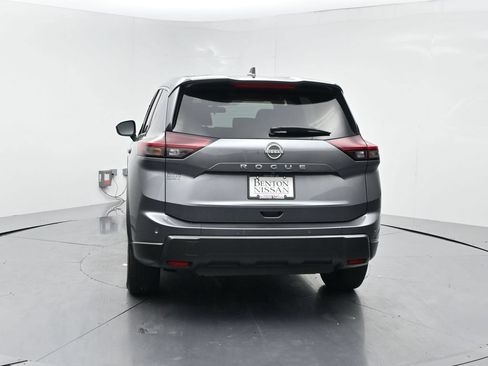Used 2025 Nissan Rogue SV FWD image 18