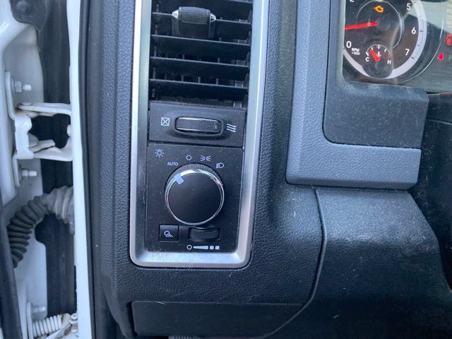 Used 2016 RAM 1500 Classic SLT AWD/4WD image 28