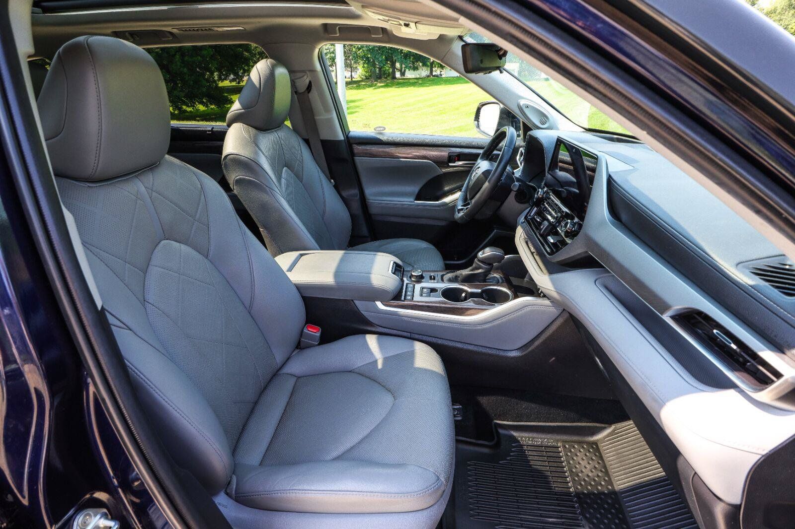 Used 2020 Toyota Highlander Platinum AWD/4WD image 43