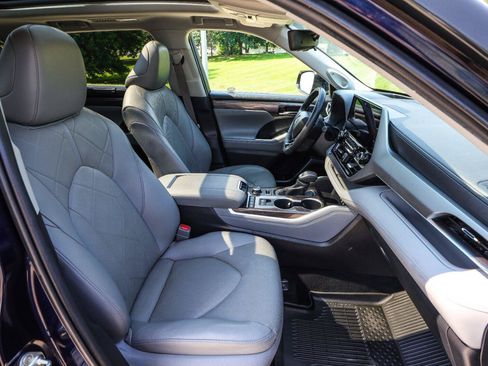 Used 2020 Toyota Highlander Platinum AWD/4WD image 43