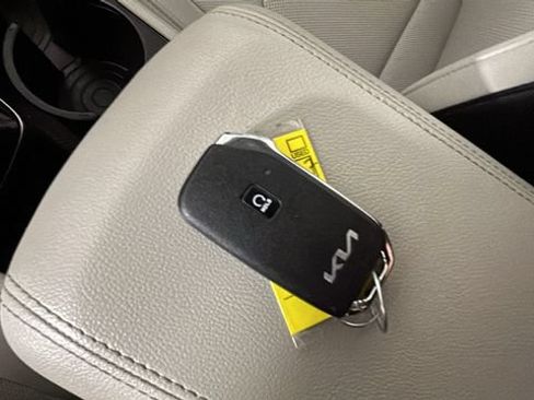 Used 2023 Kia Sportage EX FWD image 21