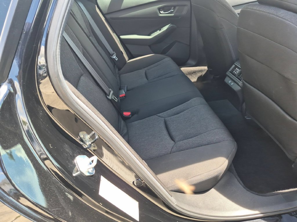 Used 2025 Honda Accord SE image 29