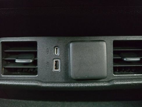 Used 2023 Chevrolet Silverado 1500 LT AWD/4WD image 26