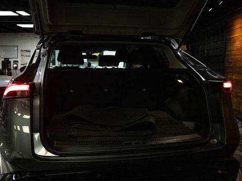 Used 2024 Nissan Ariya FWD image 7