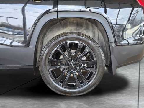 Used 2023 GMC Acadia SLT w/ Elevation Edition image 31