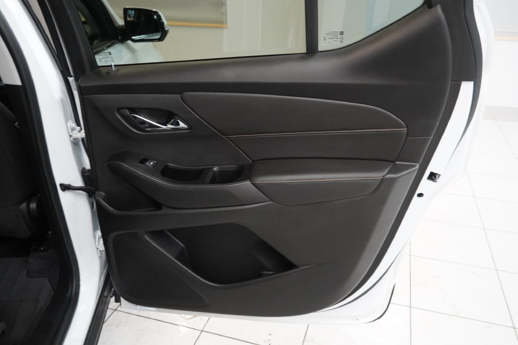 Used 2020 Chevrolet Traverse LT AWD/4WD image 25