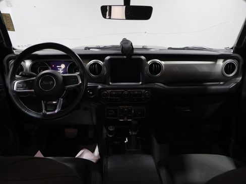 Used 2020 Jeep Gladiator Overland AWD/4WD image 16