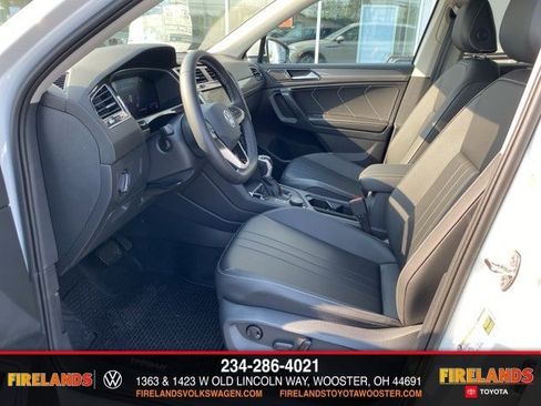 New 2024 Volkswagen Tiguan SE image 26