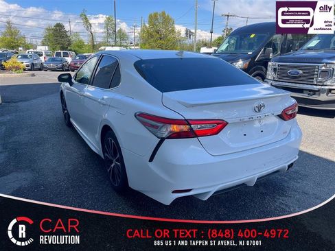 Used 2019 Toyota Camry SE FWD image 5