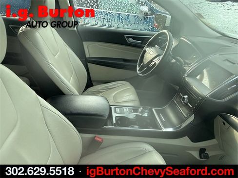 Used 2019 Ford Edge Titanium w/ Cold Weather Package image 7