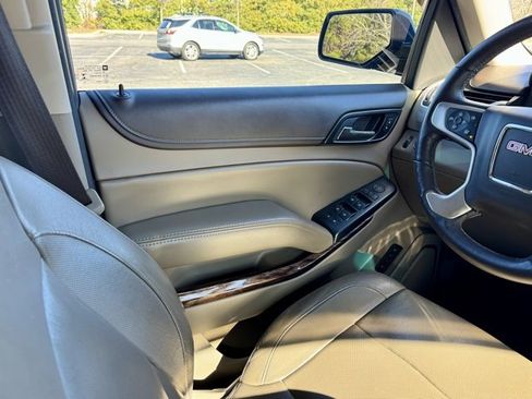 Used 2018 GMC Yukon SLT w/ Premium Edition image 21