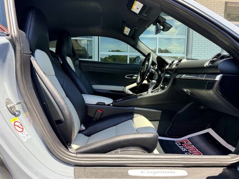 Used 2024 Porsche 718 Cayman RWD image 33