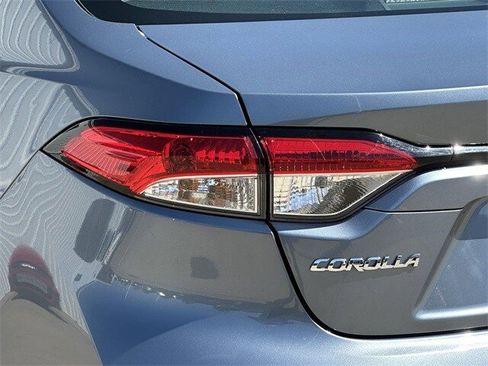 Used 2022 Toyota Corolla LE image 6