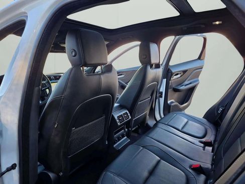 Used 2018 Jaguar F-PACE R-Sport image 26