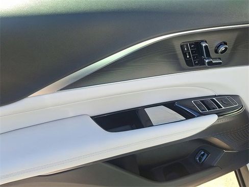 New 2026 Cadillac Lyriq Luxury image 10