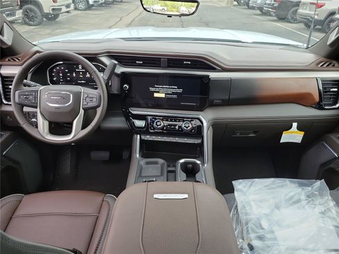 New 2026 GMC Sierra 2500 Denali w/ Denali Reserve Package AWD/4WD image 8