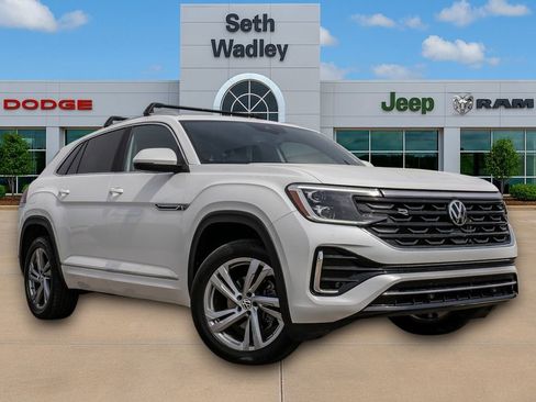 Used 2024 Volkswagen Atlas Cross Sport SEL R-Line image 1