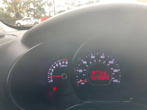 Used 2018 Kia Soul + image 15