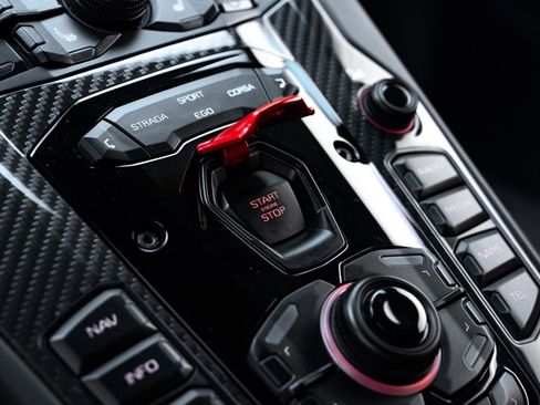 Used 2017 Lamborghini Aventador S image 36