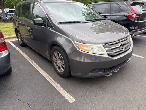 Used 2013 Honda Odyssey EX image 4