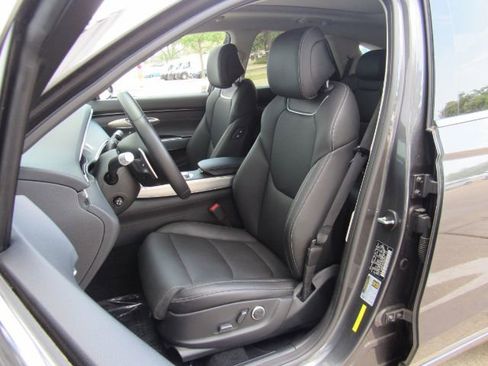 Used 2022 Genesis GV70 2.5T w/ Select Package image 6