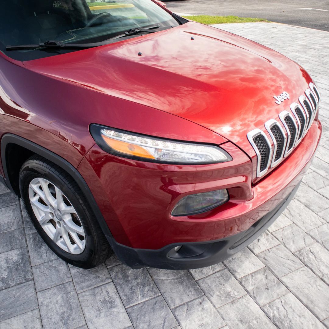 Used 2016 Jeep Cherokee Latitude FWD image 11