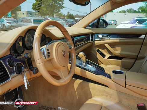 Used 2013 Porsche Panamera GTS AWD/4WD image 20