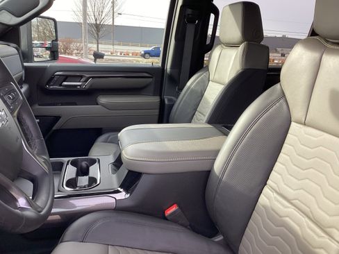 Used 2026 Chevrolet Silverado 2500 ZR2 w/ LPO, Dark Essentials Package image 12