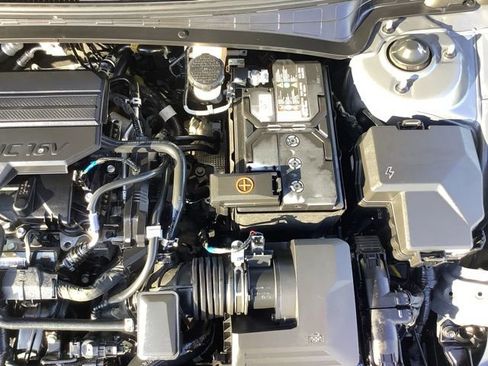 Certified 2025 Hyundai Elantra SE w/ Cargo Package image 15