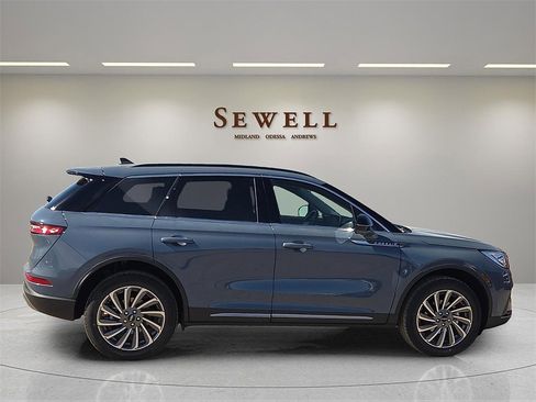 New 2026 Lincoln Corsair Reserve image 5