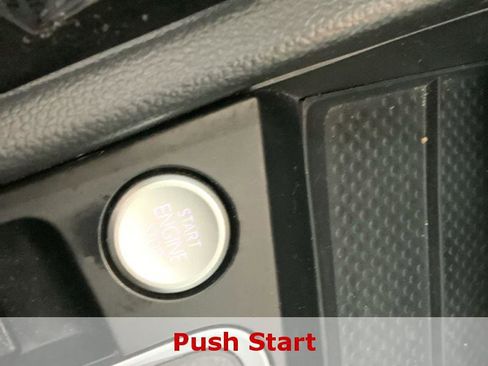 Used 2025 Volkswagen Jetta SE image 18