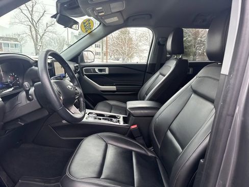 Certified 2022 Ford Explorer XLT w/ Equipment Group 202A image 13