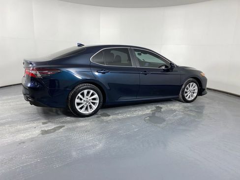 Used 2021 Toyota Camry LE image 6