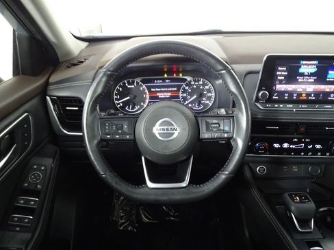 Used 2021 Nissan Rogue SL image 25