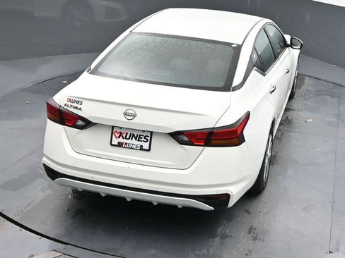 Used 2024 Nissan Altima 2.5 S image 40