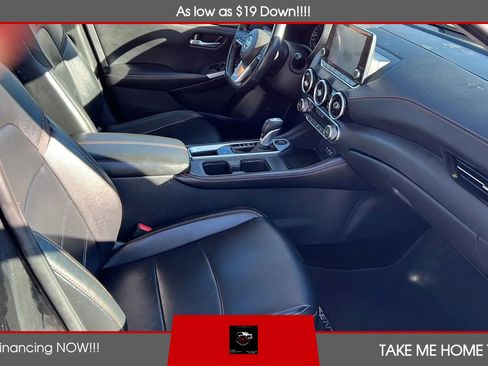 Used 2021 Nissan Sentra SR w/ SR Premium Package image 9