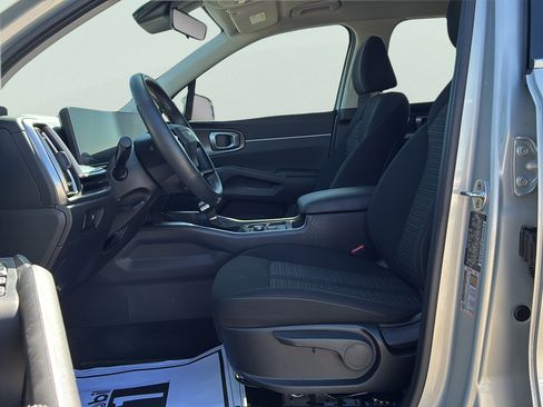 Certified 2026 Kia Sorento LX FWD image 19