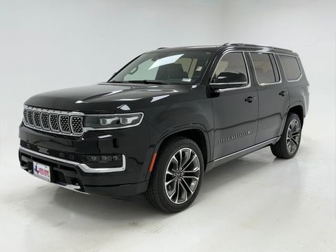 Used 2022 Jeep Grand Wagoneer Series III w/ Rear Seat Video Group 1 image 5