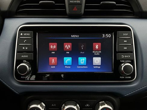 Used 2025 Nissan Versa SV image 26