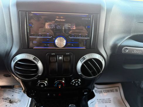 Used 2014 Jeep Wrangler Sport w/ Quick Order Package 24S AWD/4WD image 17