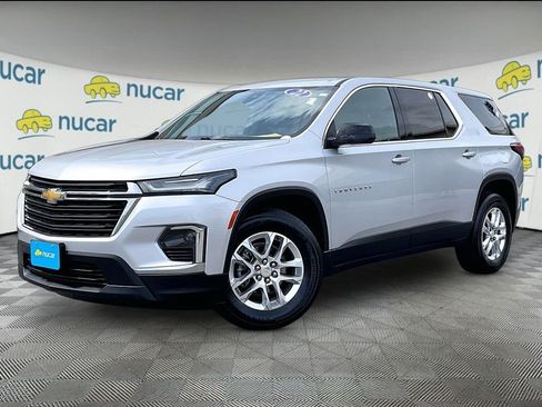 Used 2022 Chevrolet Traverse LS AWD/4WD image 3